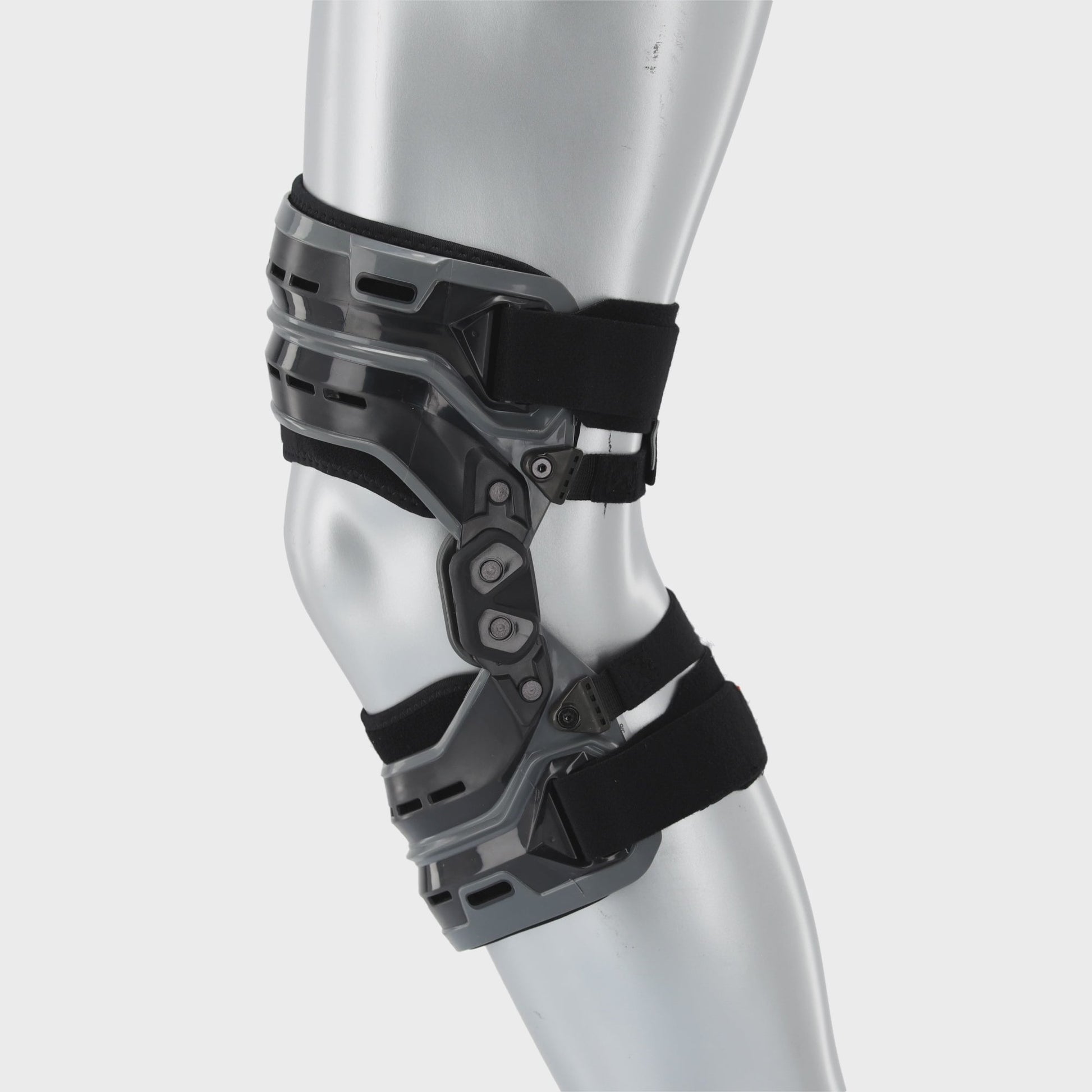 McDavid ELITE Bio - Logix™ steznik za koljeno [4200] – McDavid Knee brace | McDavid Hrvatska